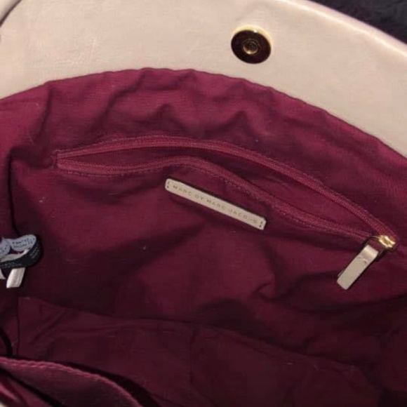 Marc by Marc Jacobs Cream Leather Cross Body Bag - Picture 3 of 4